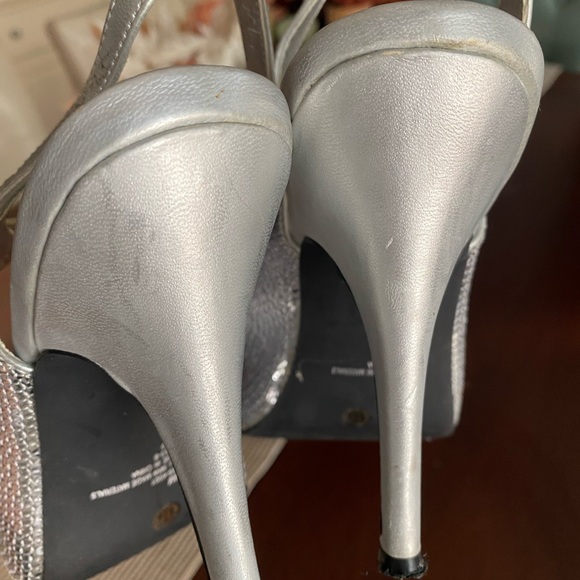 Sequenced peep toe heel - Picture 3 of 3